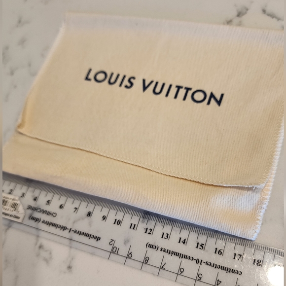 LOUIS VUITTON - Small dustbag (17cm x 13.5cm) - Picture 3 of 4